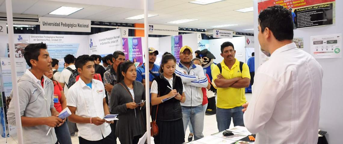 Visitan estudiantes de la zona limítrofe la Feria de Orientación Educativa del Nivel Superior 2017