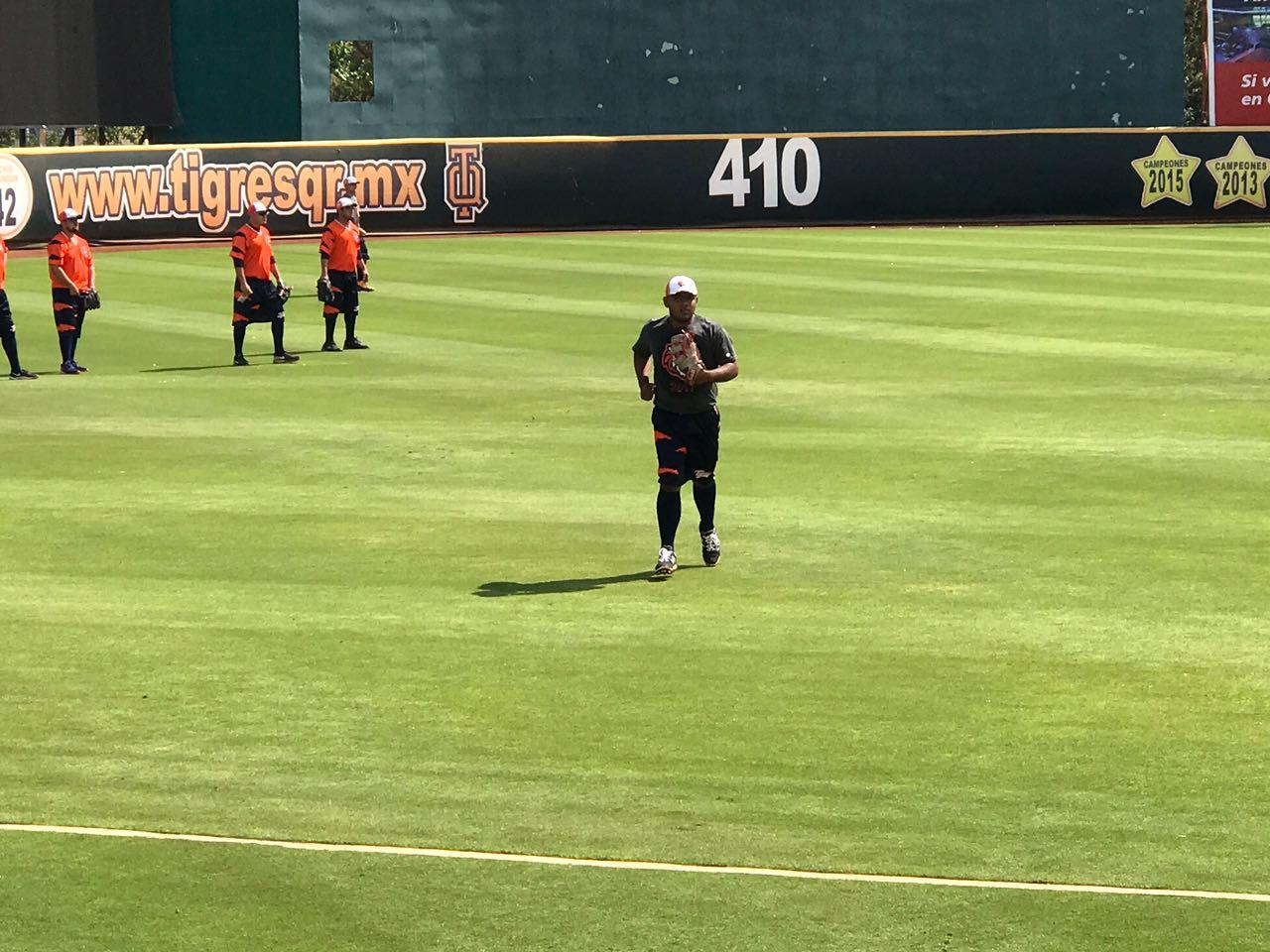 José Elías, Jóven quintanarroense ya entrena con el Club de Béisbol Tigres