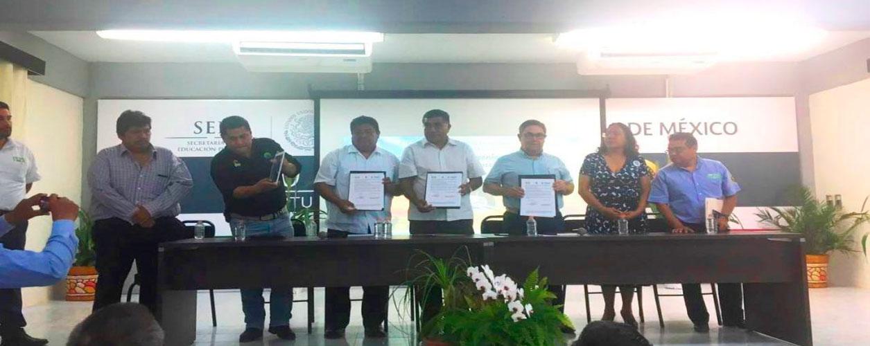 Firma convenio el Tecnológico de la Zona Maya