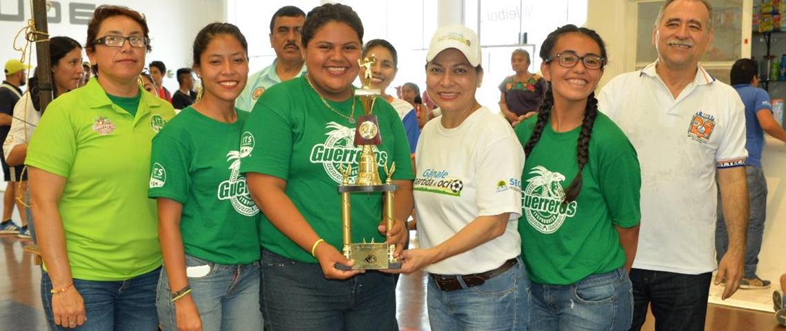 Premian a los ganadores del volibol de playa de los Juegos Nacionales Intertecnológicos