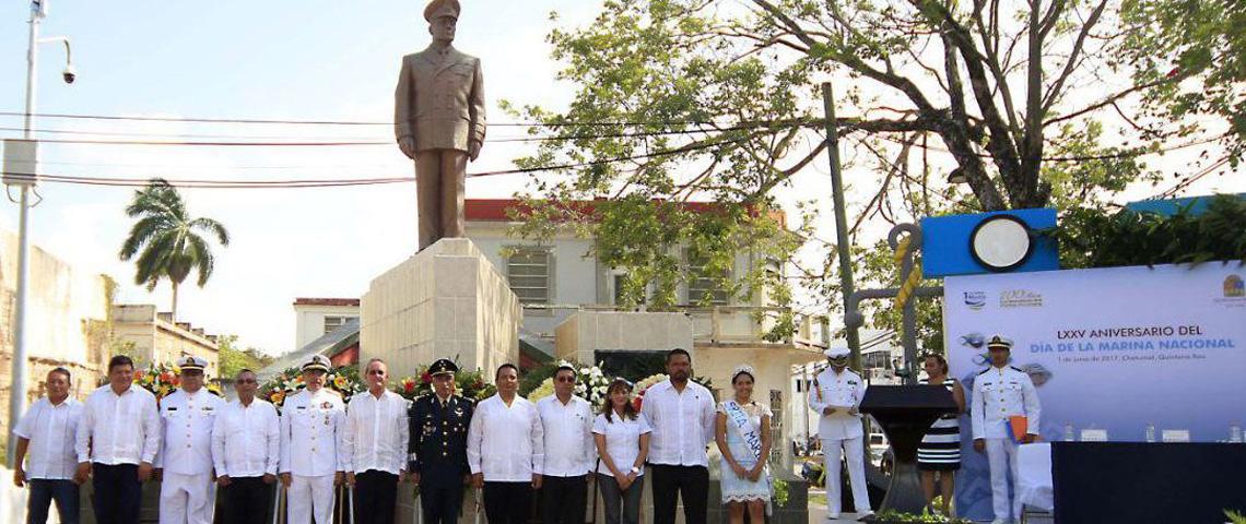 Se rinde honor a los marinos en el LXXV Aniversario del Día de la Marina