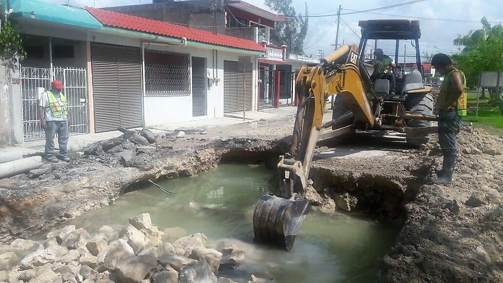 Con acciones de rehabilitación de calles, la Sintra atiende vialidades del primer cuadro de la ciudad de Chetumal