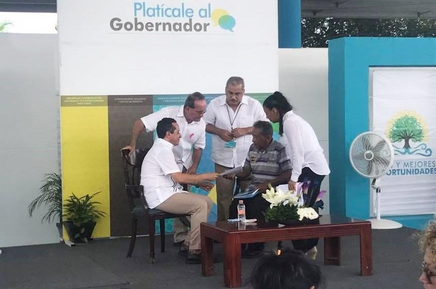 Platícale al Gobernador