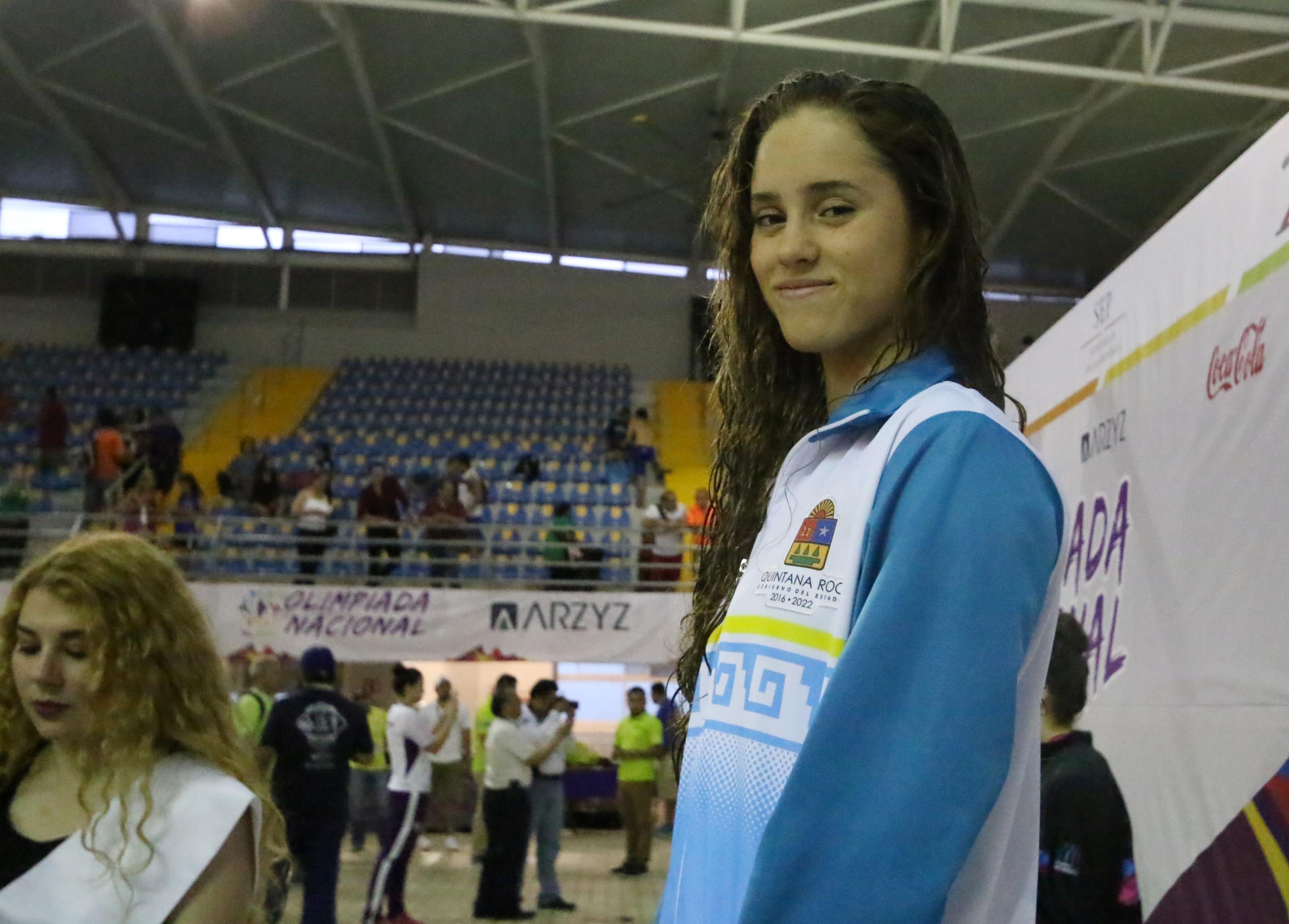 Andrea Sansores medalla de oro en campeonato de natación