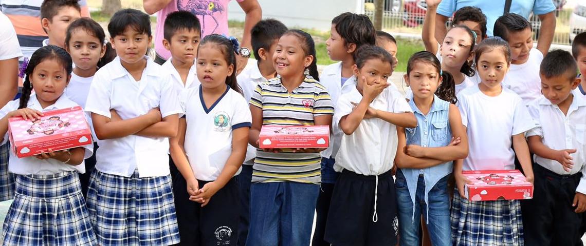 Benefician a más de 24 mil alumnos con la entrega de útiles escolares