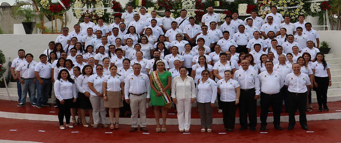 Guardia de honor del IFEQROO, septiembre "Mes de la Patria".