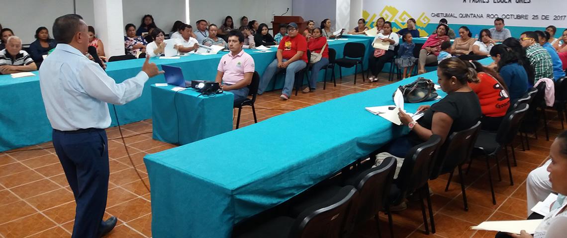 Organizan talleres dirigido a padres educadores en el tema de convivencia escolar