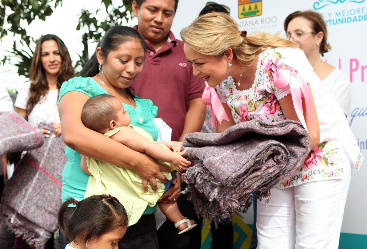 Con la campaña “Cobijando con Amor” mejoraremos la calidad de vida de los sectores vulnerables: Gaby Rejón de Joaquín