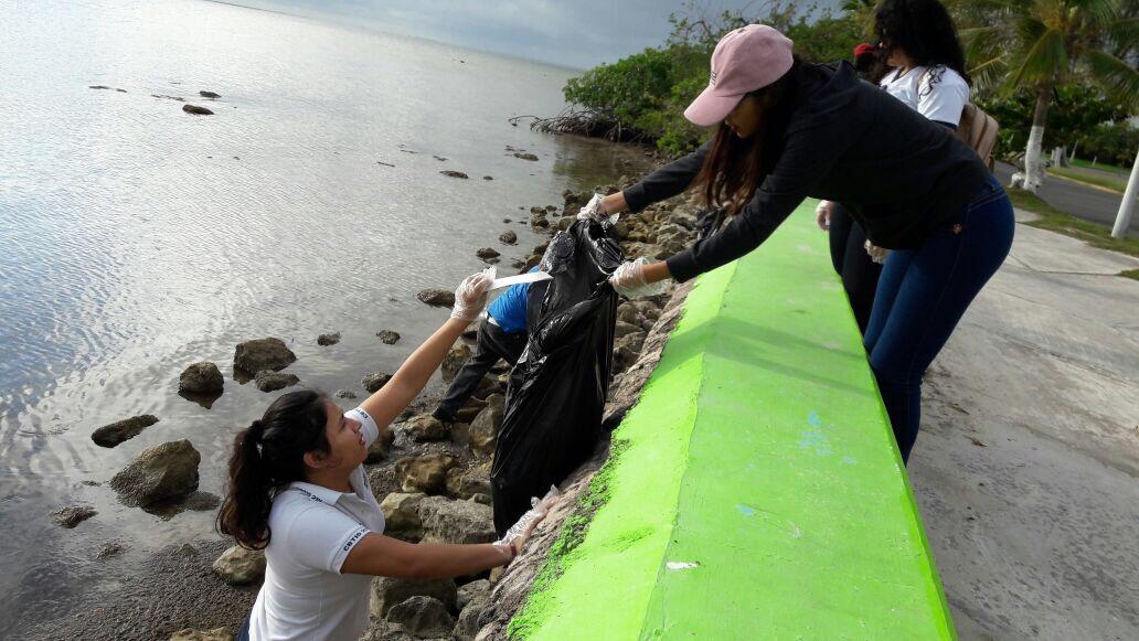 Participan trabajadores de la SINTRA en la Primera Jornada “Limpiemos Chetumal”