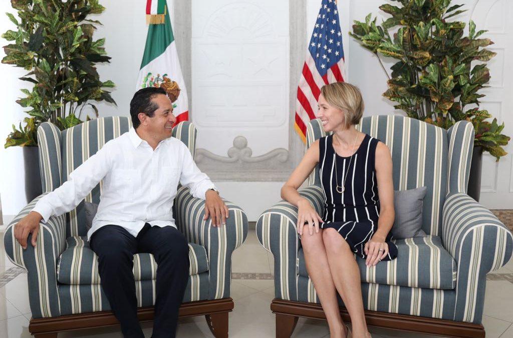 El gobernador Carlos Joaquín sostiene una reunión de trabajo con la nueva Cónsul General de los Estados Unidos en la Península de Yucatán