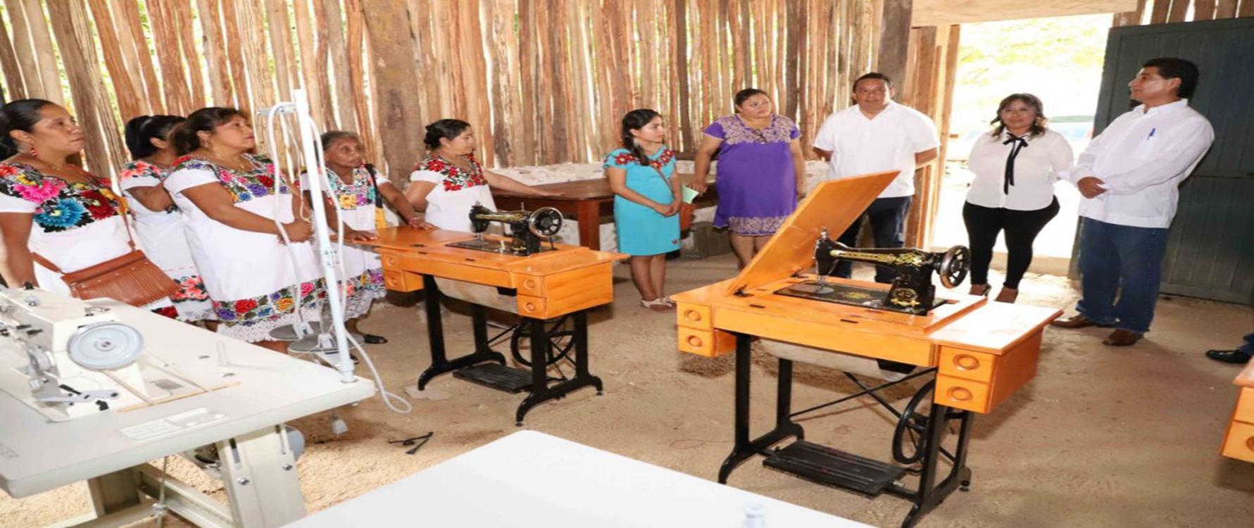 Familia ICATQR presente en el “Segundo Informe de gobierno”