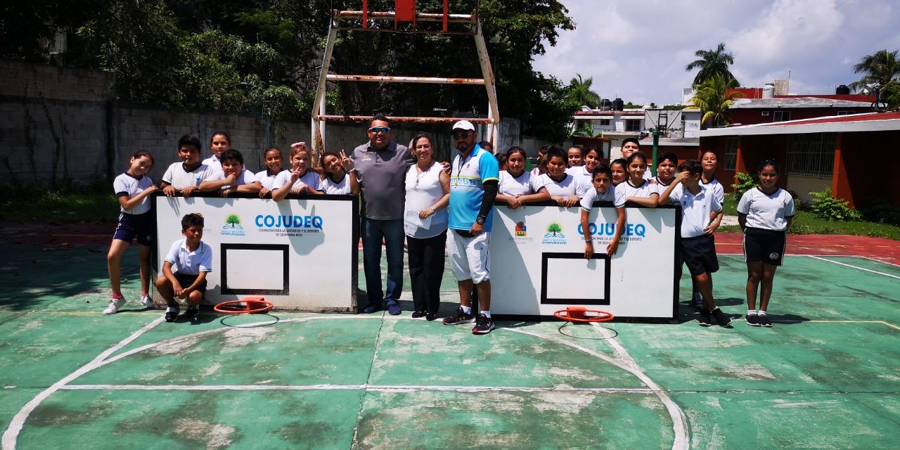 Apoya la COJUDEQ con material para la práctica del deporte en las escuelasApoya la COJUDEQ con material para la práctica del deporte en las escuelas