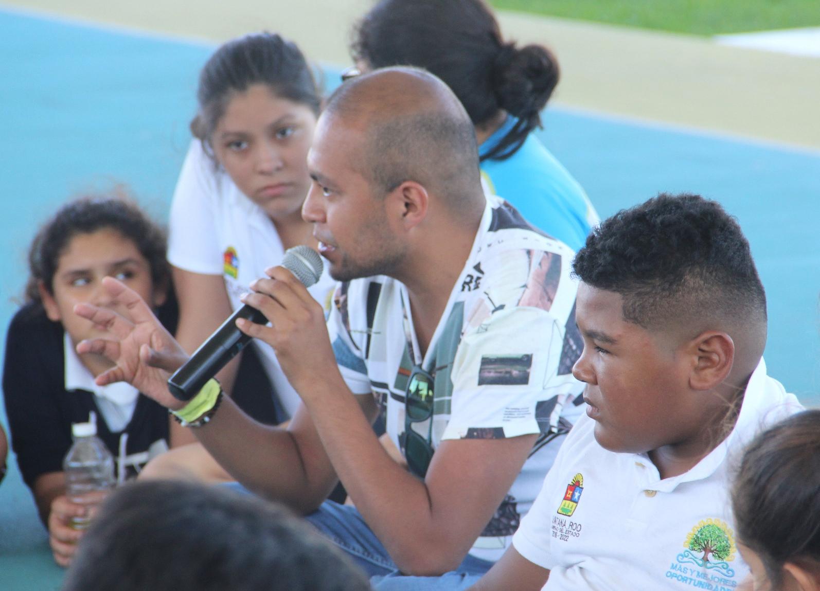 Se imparte taller de prevención a las adicciones para atletas y personal docente del CEDAR