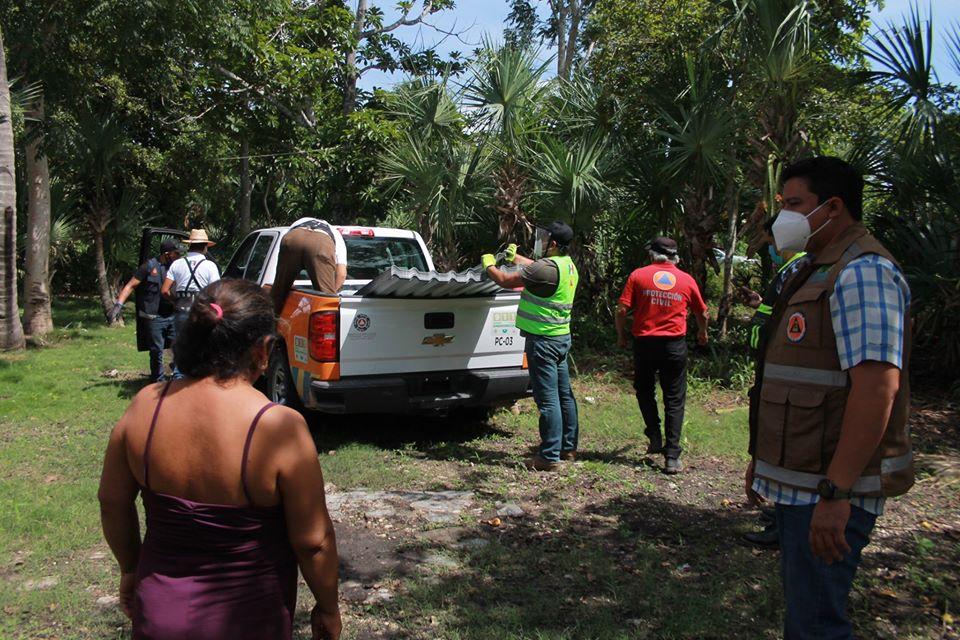 ENTREGA COEPROC LÁMINAS A FAMILIAS AFECTADAS POR ESCURRIMIENTOS DE LA TORMENTA TROPICAL "CRISTÓBAL"