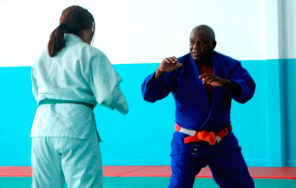 Juan Echeverría, con más de una década formando judokas en Quintana Roo