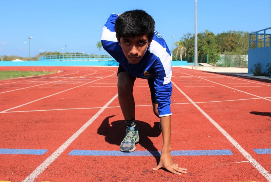 Kiefer Caleb Carrillo, promesa del atletismo de Quintana Roo